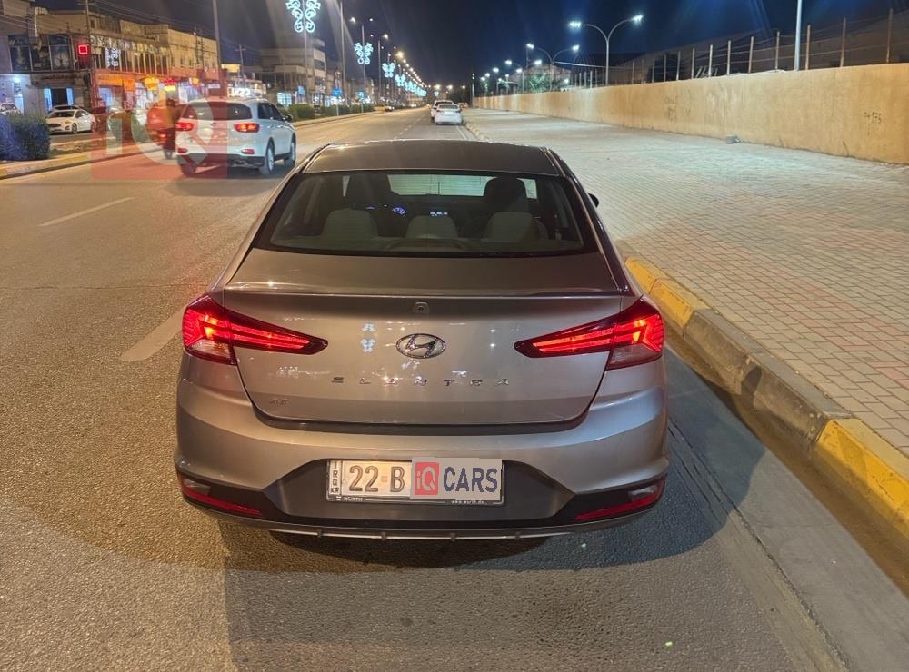 هیۆندای ئەلەنترا